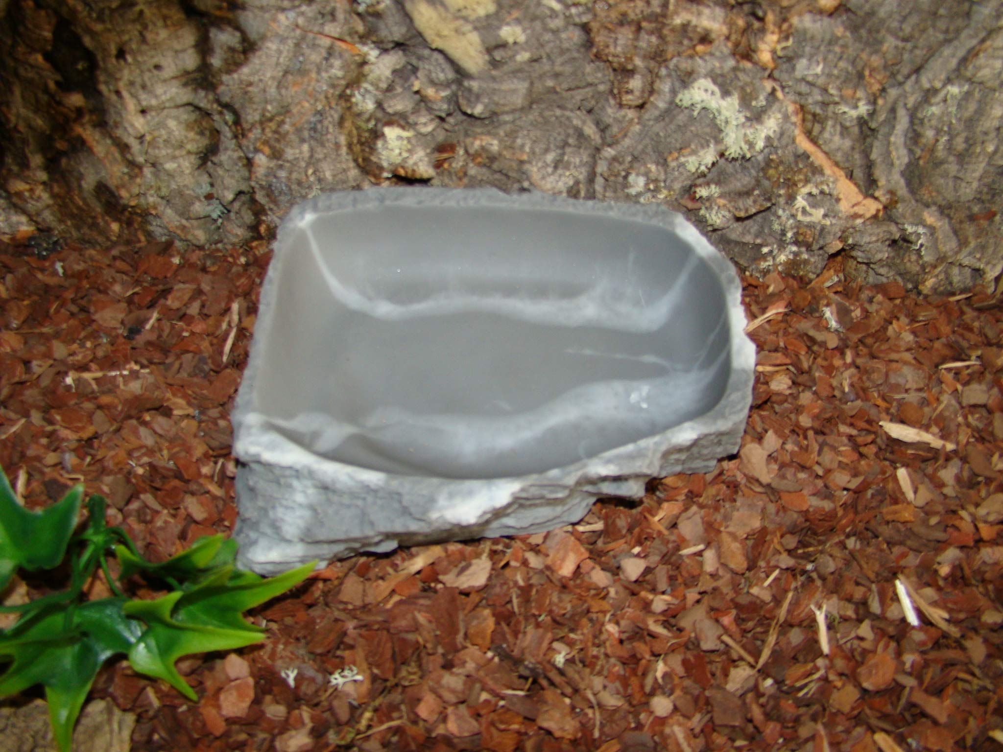 lucky-reptile-wdg-8-corner-dish-granit-xl-ecknapf-trinkschale image 3